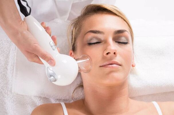 Vakuuma masāžas procedūra palīdzēs attīrīt sejas ādu un izlīdzināt krunciņas