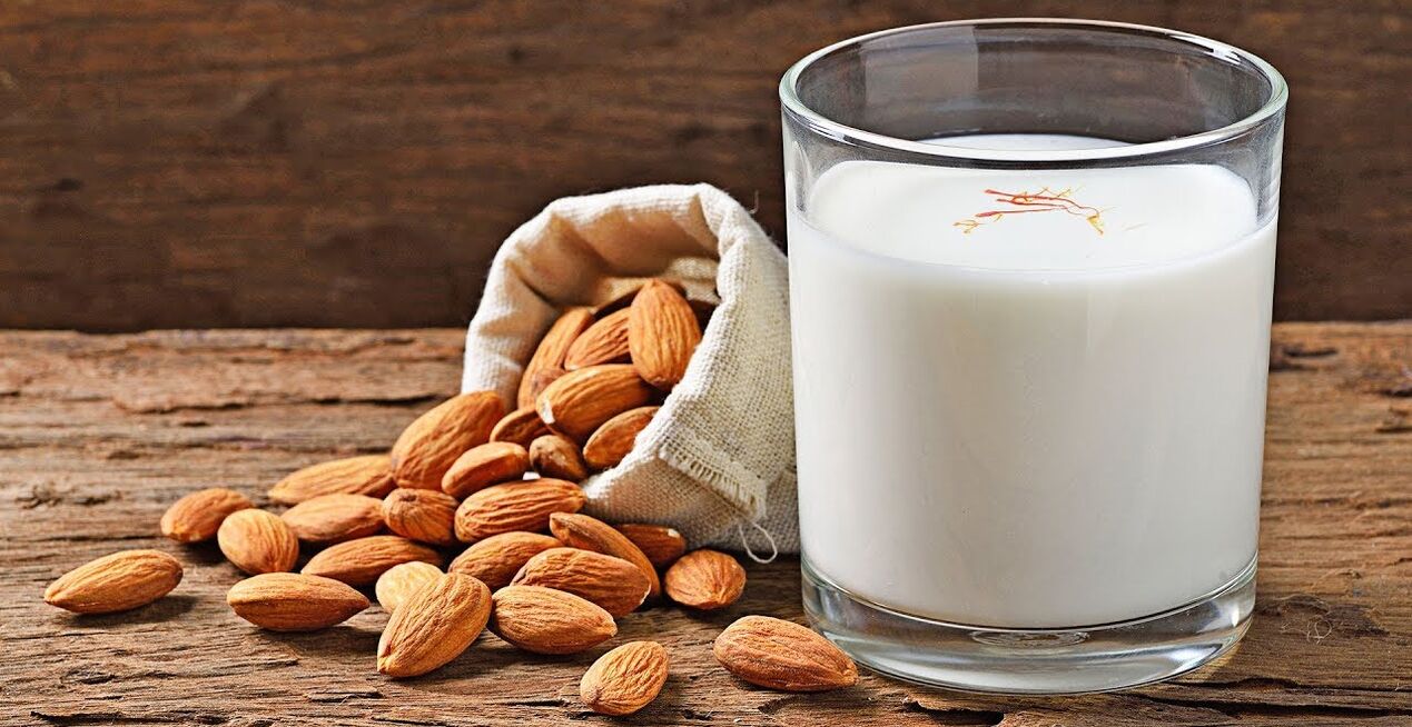 Ir ādu atjaunojoši pārtikas produkti, piemēram, mandeļu piens. 